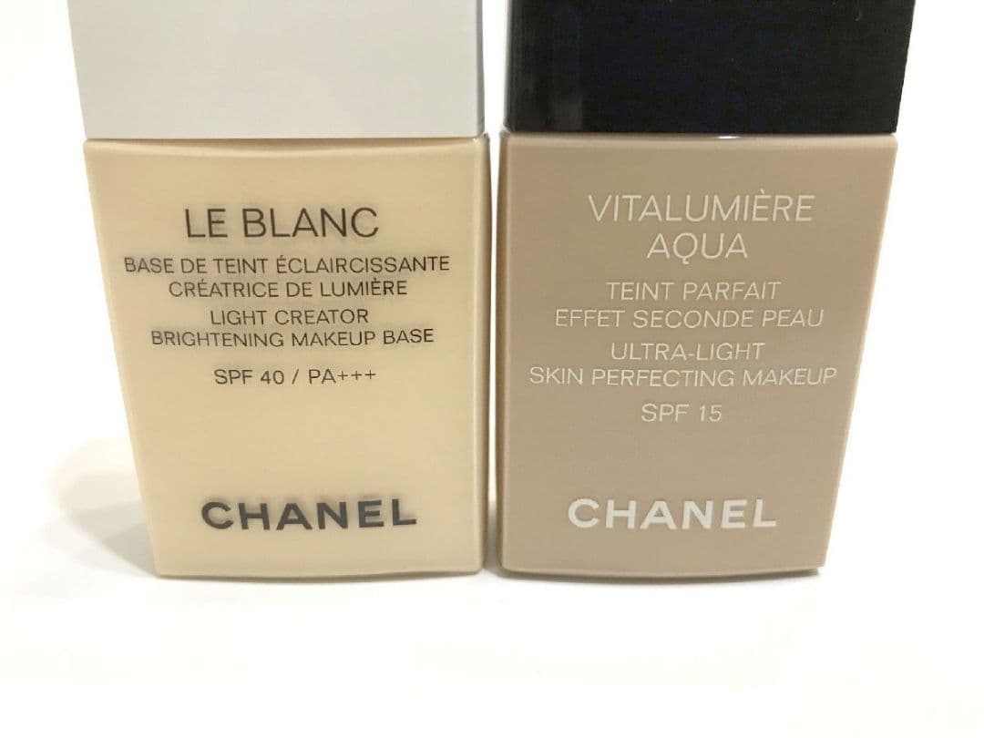 シャネル ファンデーション ベース ル ブラン コンパクト ラディアンス 20