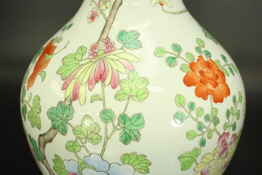 中国美術 色絵 草花紋 瓶 高40.5cm(BB495)
