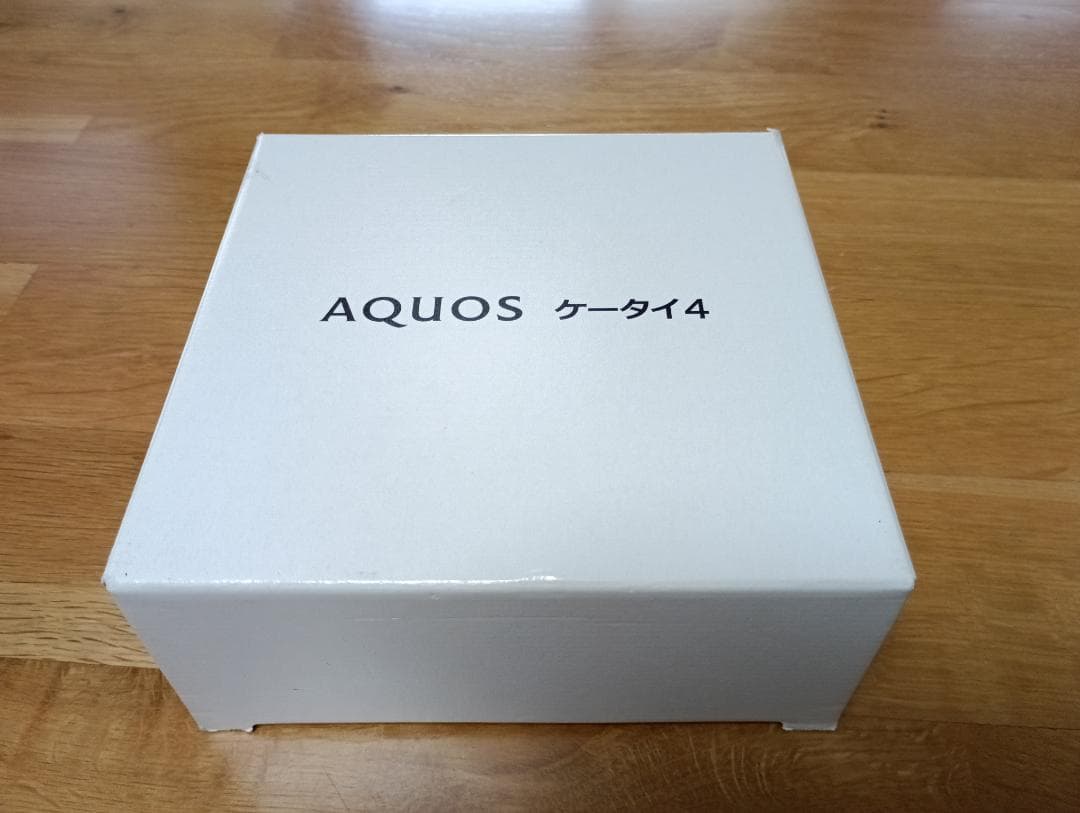 SoftBank AQUOS ケータイ４ A205SH ホワイト