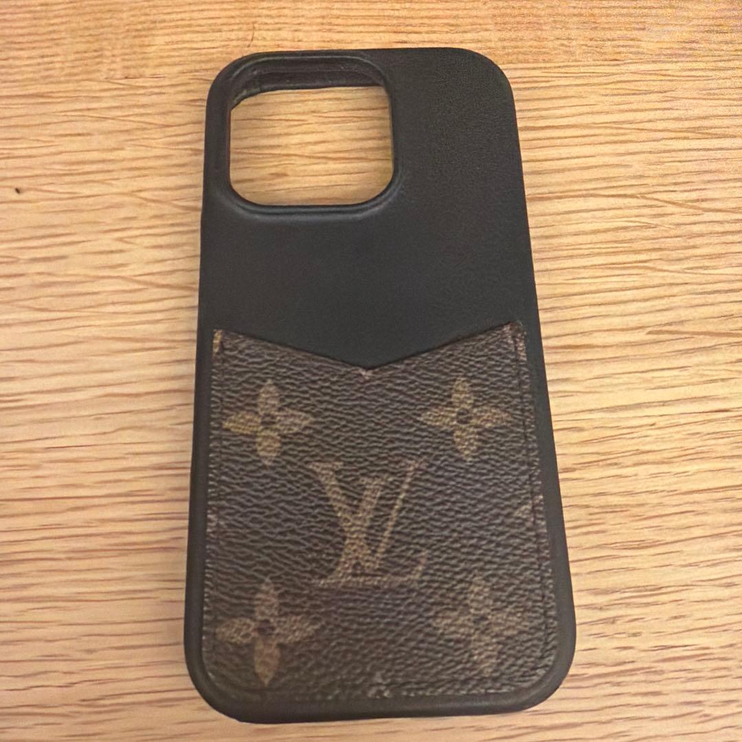 Louis Vuitton iPhone16PRO用レザーケース ブラック