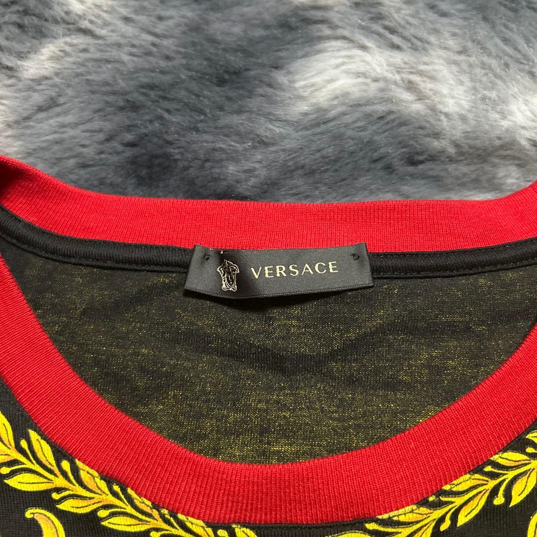 騎*音様 VERSACE バロック花柄 Tシャツ　Mサイズ 肩幅46 身幅48