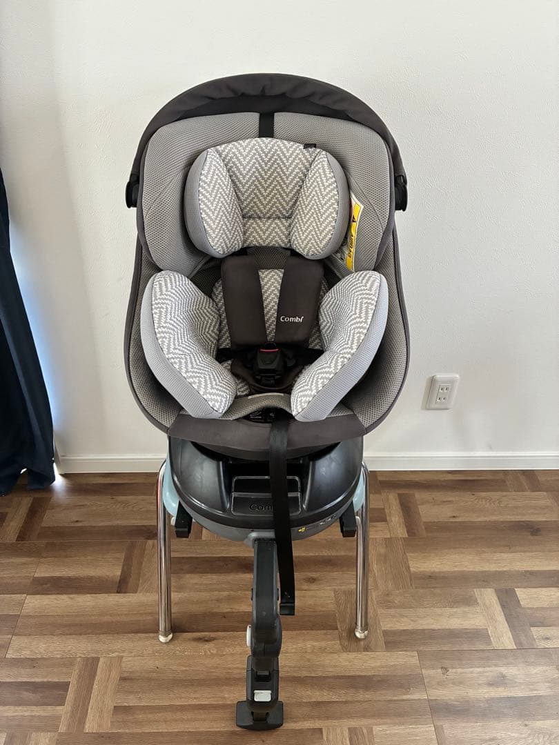 Combi チャイルドシート 新生児〜4歳 ISOFIX対応