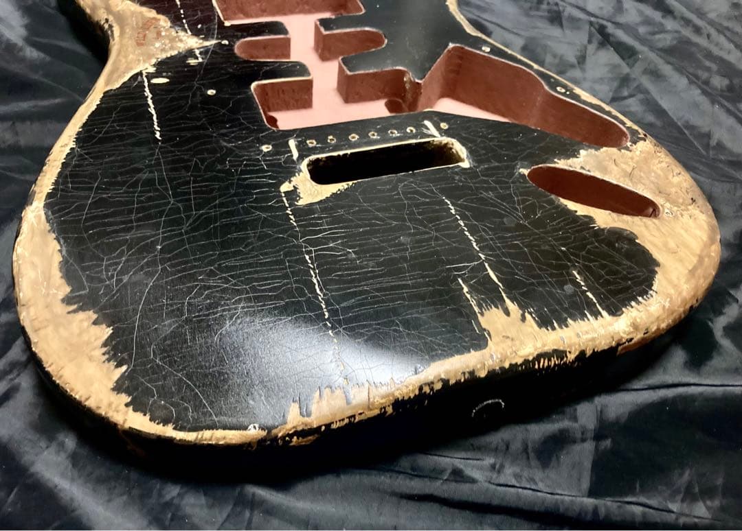 ストラトキャスター レリック ボディ　ブリッジ ピックガード ぺグ セット