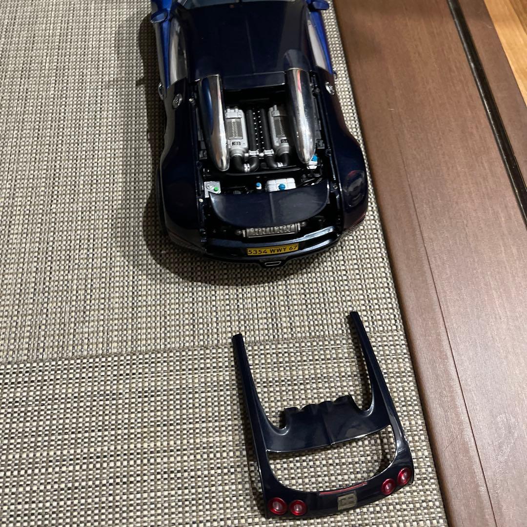 autoart Bugatti Veyron Showcarハッピーの