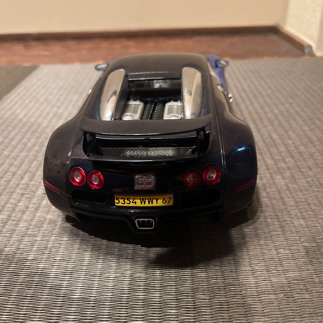 autoart Bugatti Veyron Showcarハッピーの