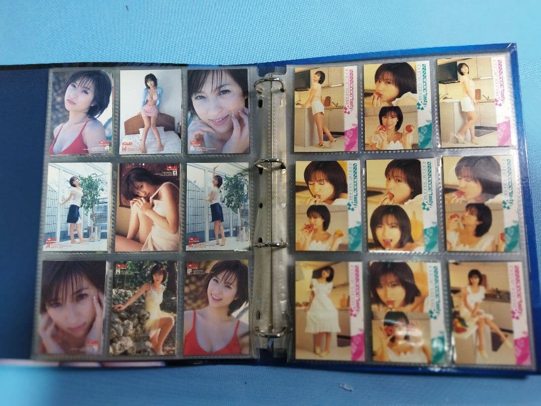 仲根かすみ　2005年カレンダー　トレカなどまとめセット　元タレント