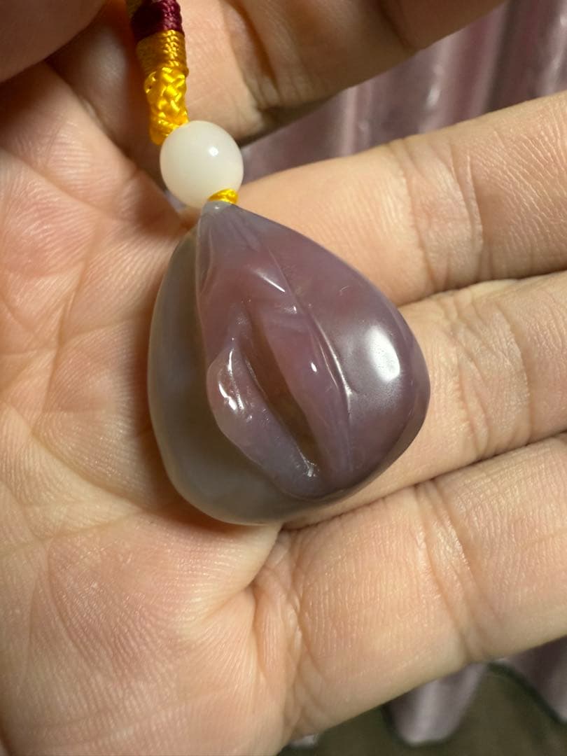 希少彫物　縁結び　女陰 メノウ 貴重　提げ物　置物　天然石　彫り物 限定1点