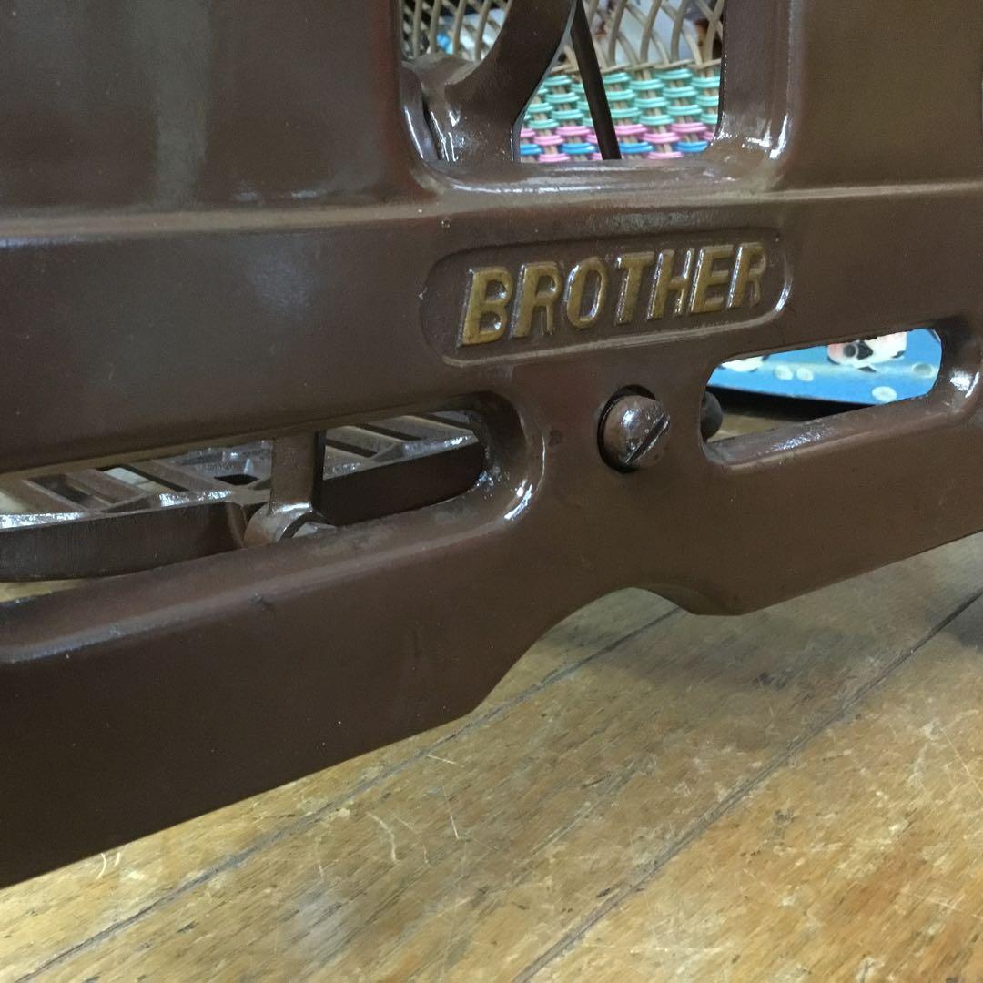 あやこ※アンティーク※BROTHER 足踏みミシン脚のテーブル　アイアン