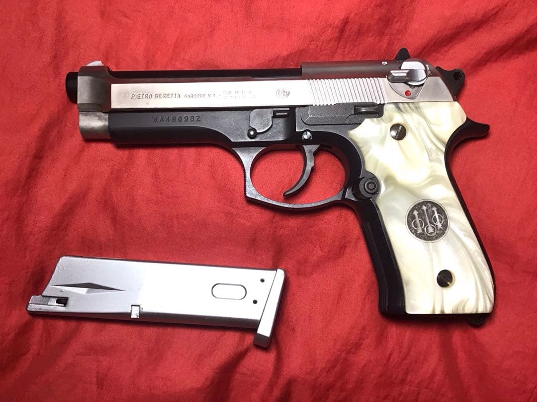 ウエスタンアームズ製　ベレッタM92FSアルタモントパールグリップ付き　中古品