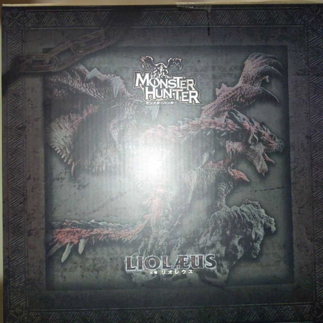 モンスターハンター　リオレウス　 フィギュア　限定版　銀火竜　リオレウス希少種