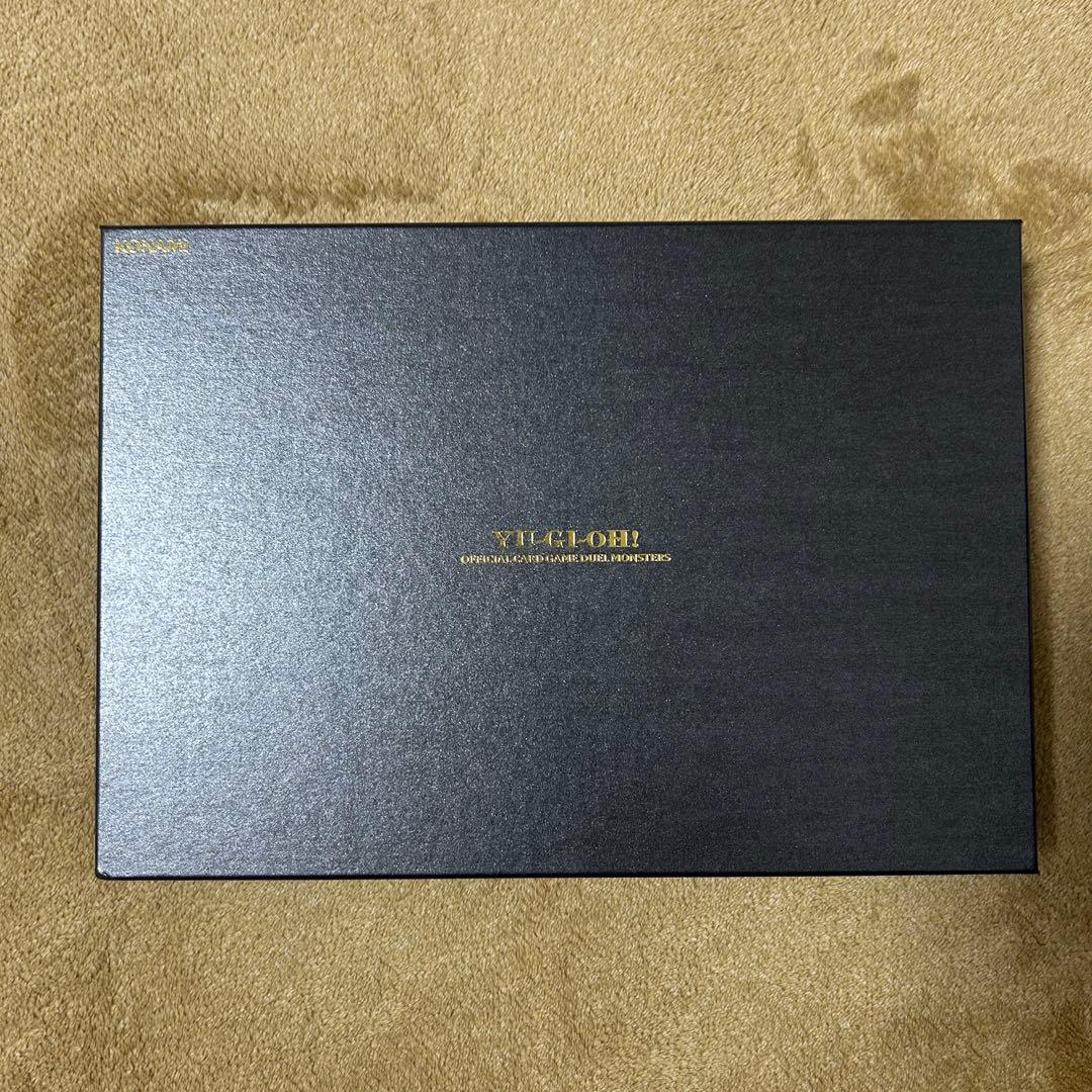 遊戯王カードゲーム25周年記念商品「三幻神」スペシャルカードセットステンレス製