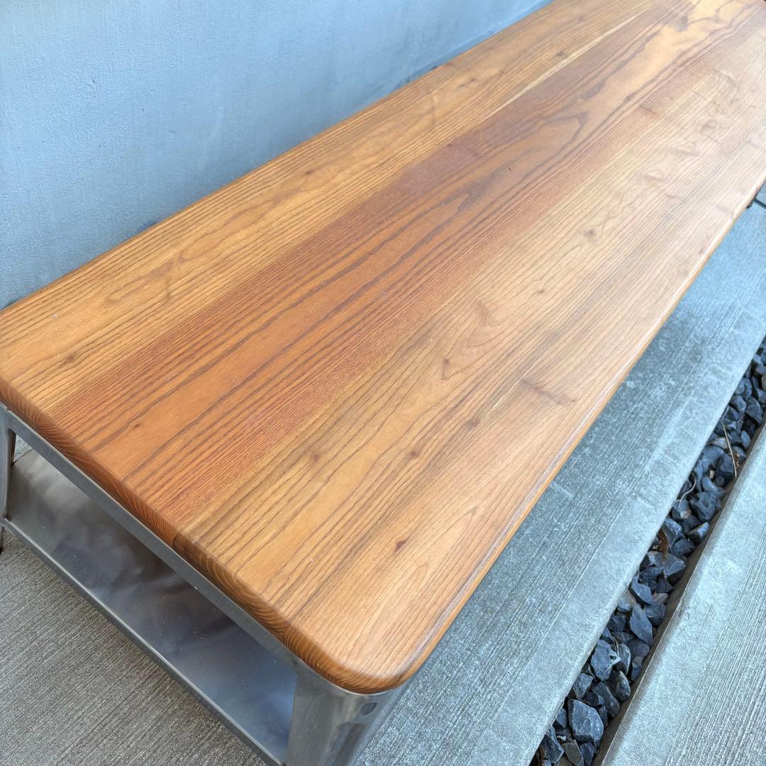 ガルト テレビ台