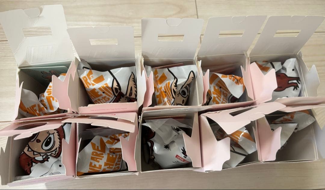 THE MONSTERS ラブブ　LAZY YOGA アソートボックス