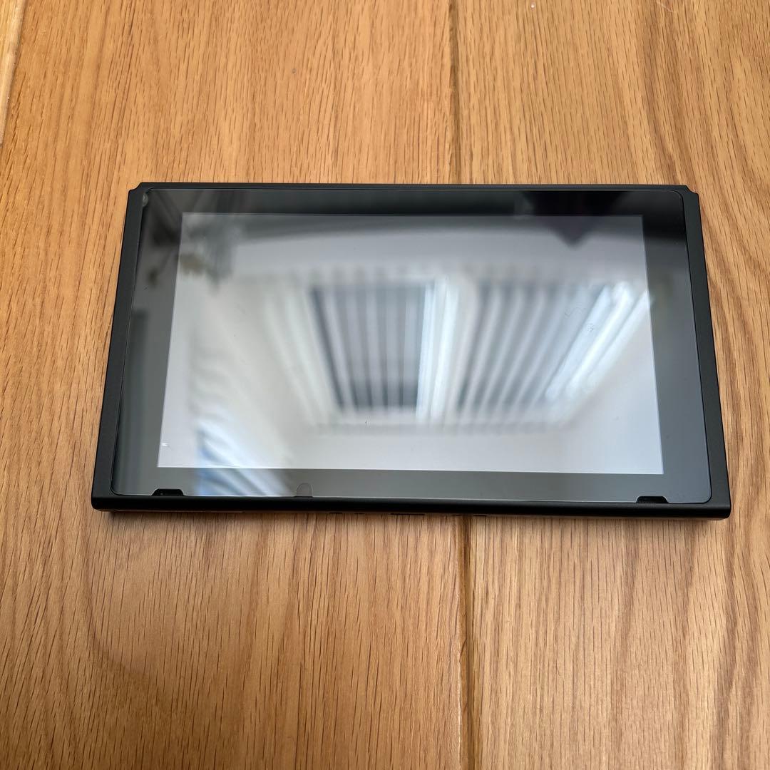 NINTENDO SWITCH 本体　2021年製