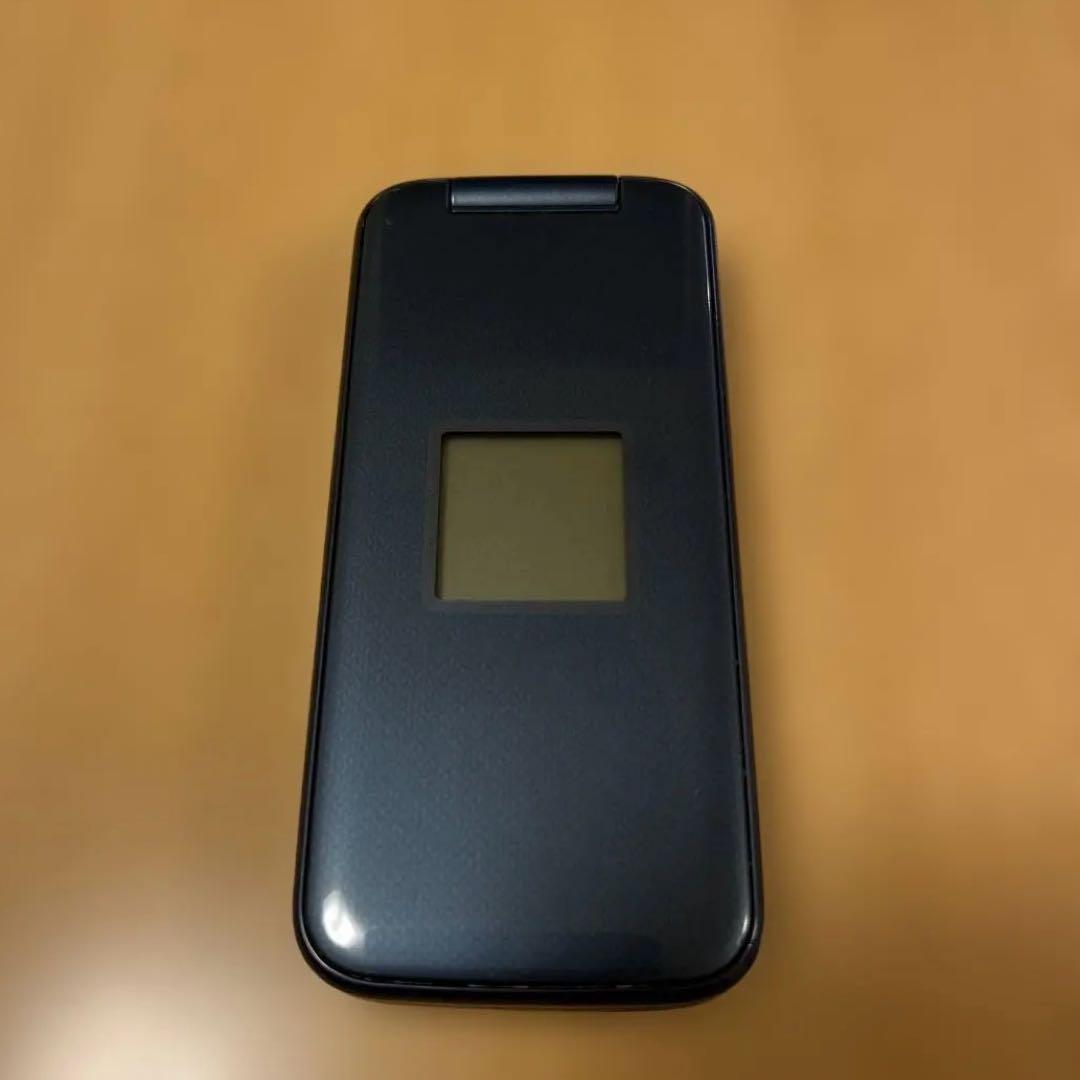 ドコモ　F-01M ガラケー　らくらくホン ブラック 純正充電器付き　美品