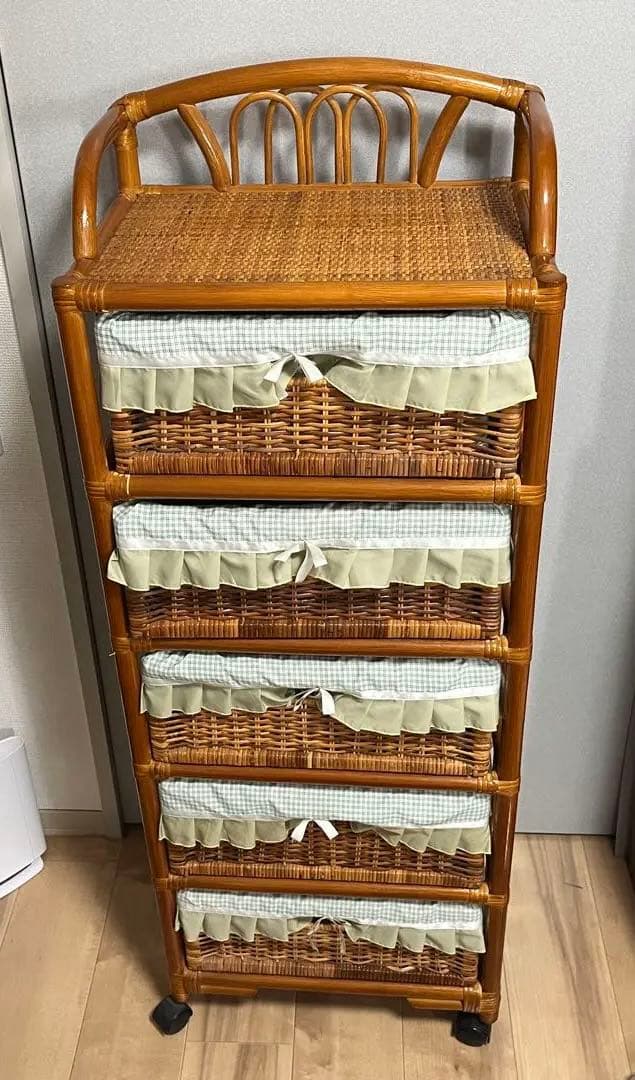 ラタン家具　籐家具　ラタンのチェスト　引出し5個　レトロ家具　キャスター付き