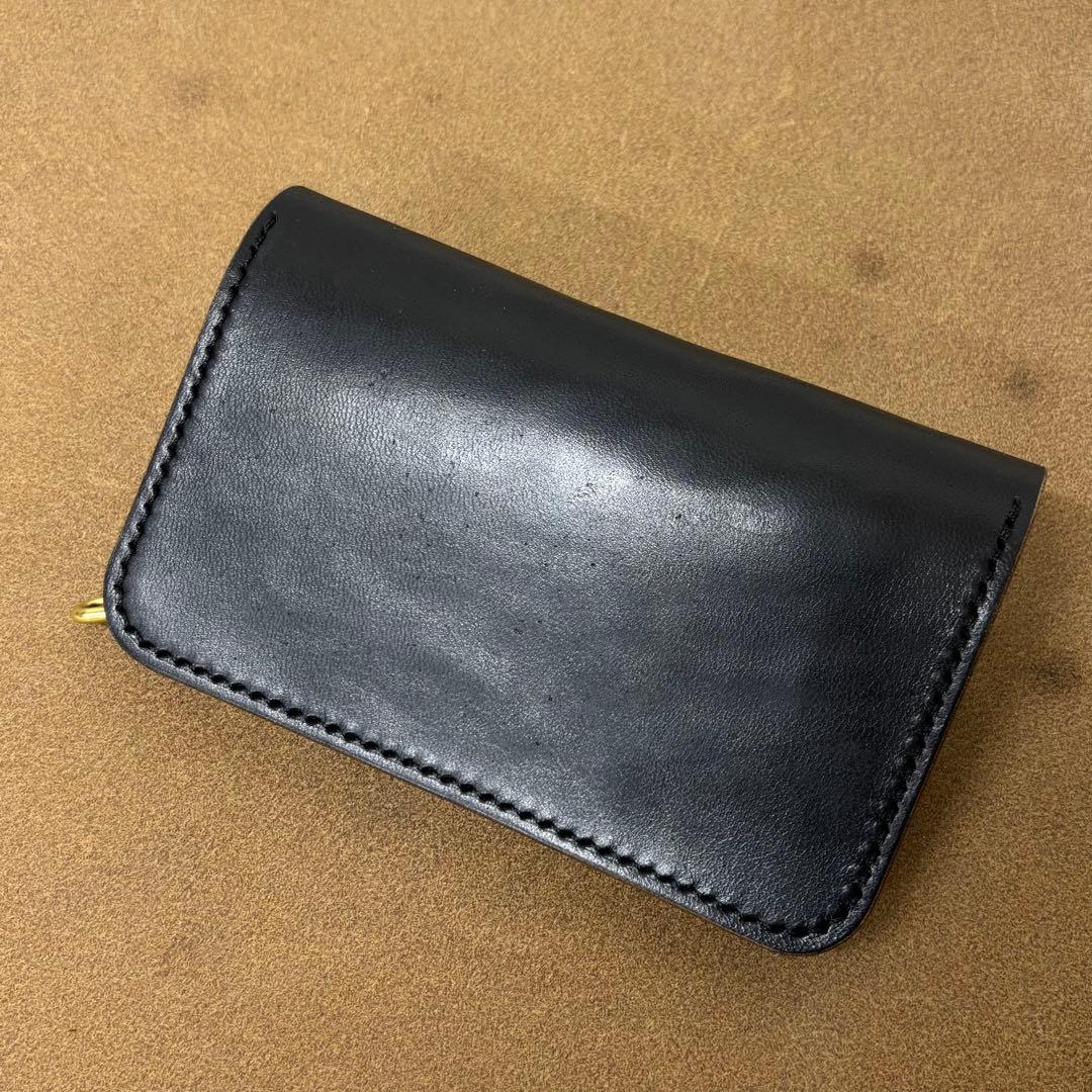 ホースバット　トラッカーウォレット　黒　茶心　3層　MARYAM