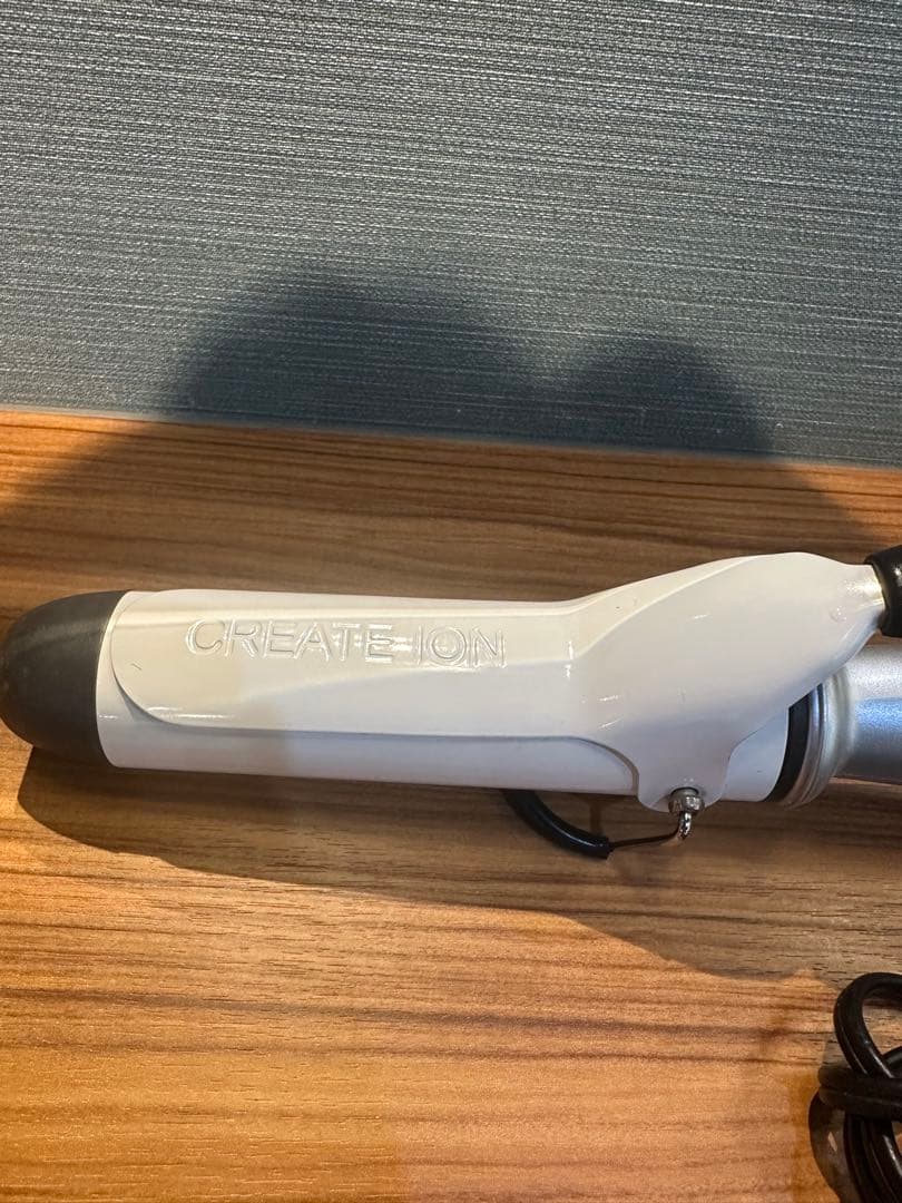 クレイツカールアイロン38ミリ、ノビーストレートアイロンの2本セット