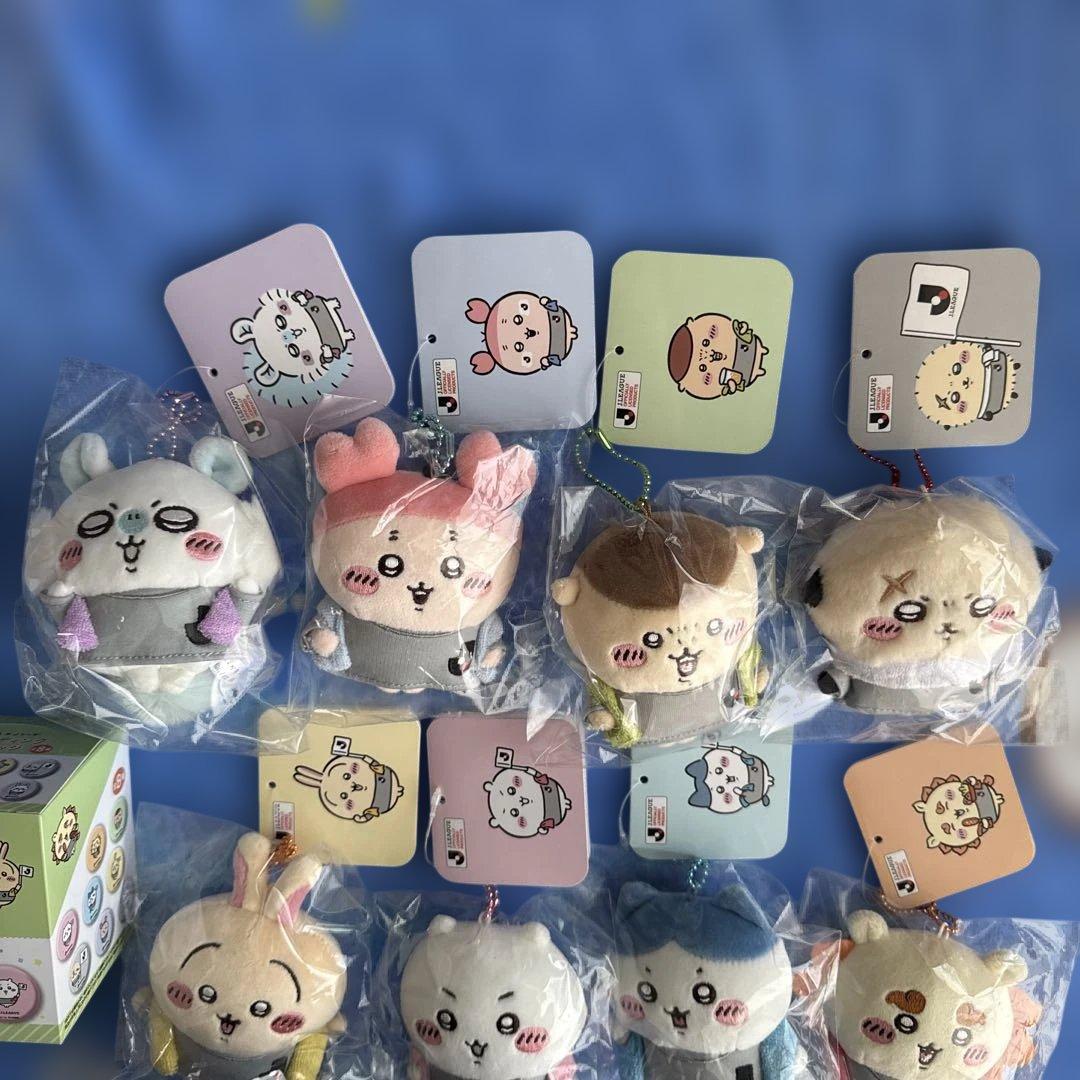 ちいかわ×Ｊリーグ ユニフォームなマスコット コンプリート8種 缶バッジセット