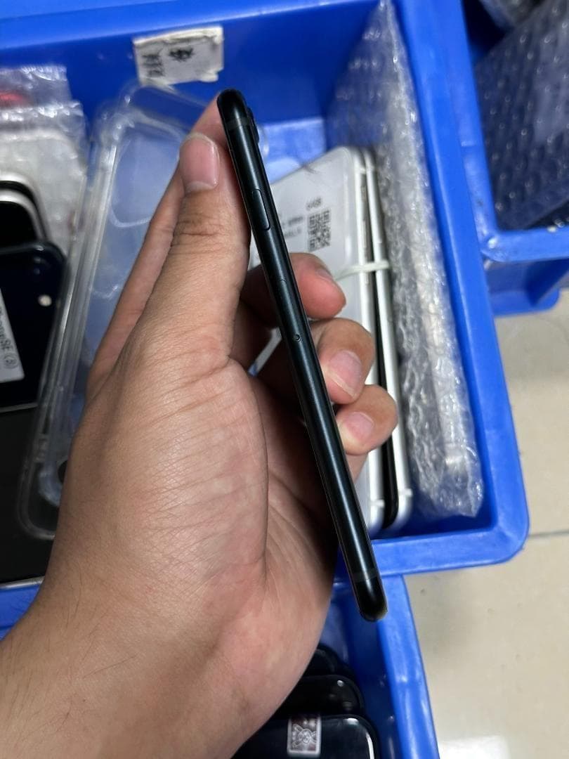 年末特価｜超美品 iPhone SE3 128GB 黒 SIMフリー