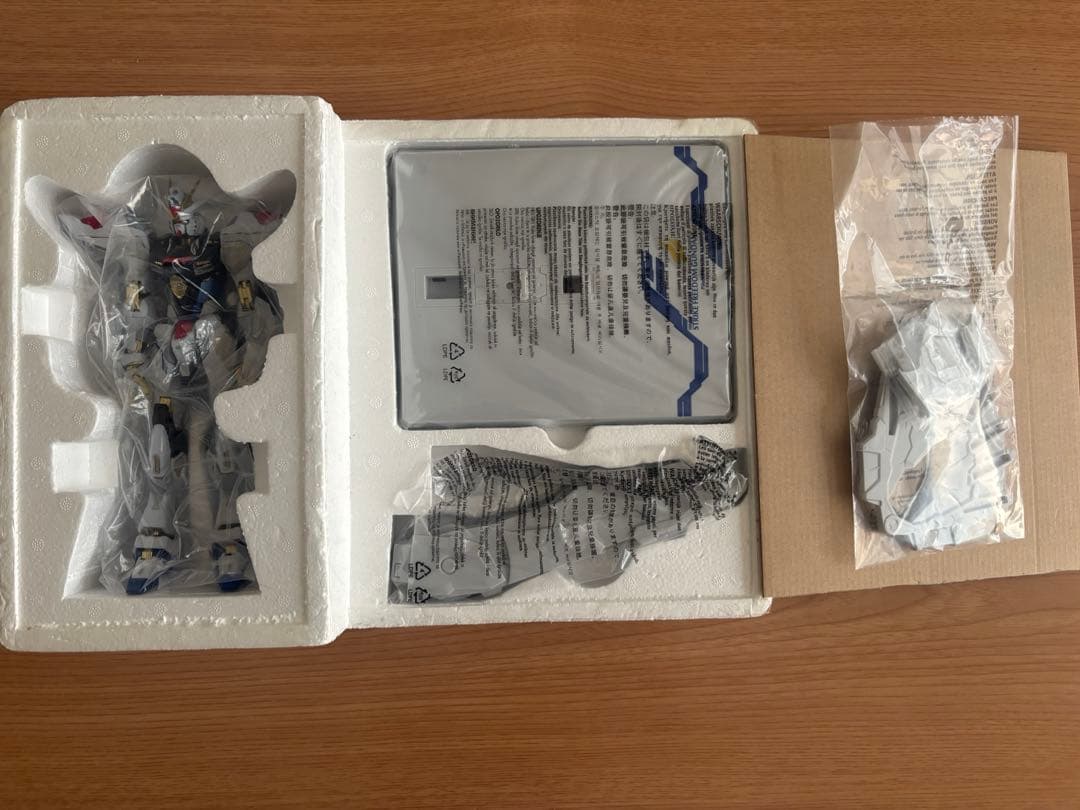 メタルビルド ストライクフリーダム & 光の翼 スリーブ付き