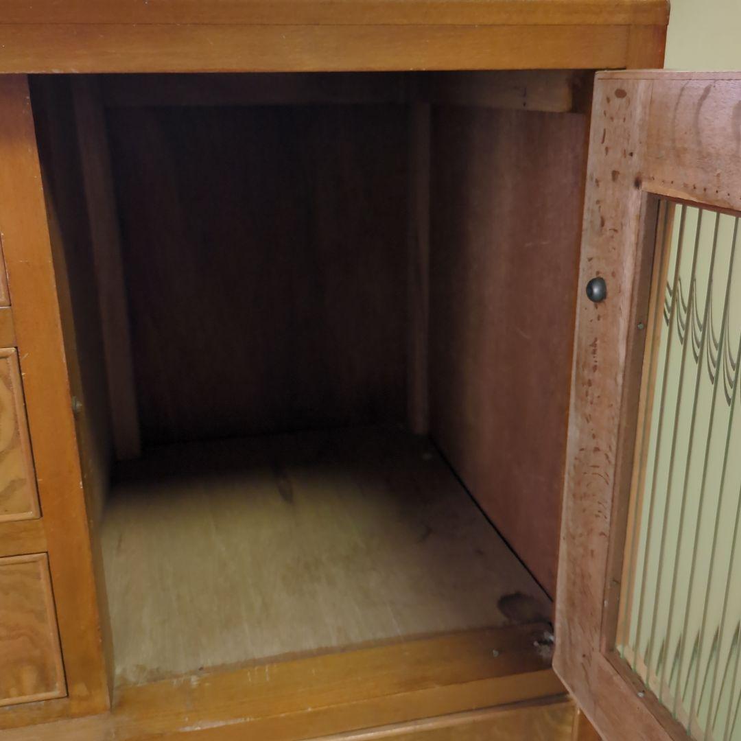 昭和　レトロ　タンス　箪笥　チェスト　引き出し　波板ガラス　ガラス戸