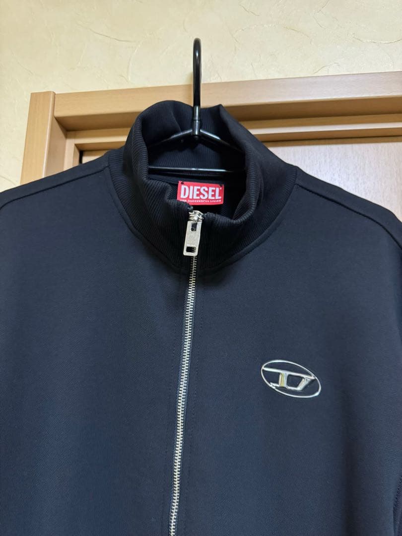 DIESEL ブラック ジップアップジャケット