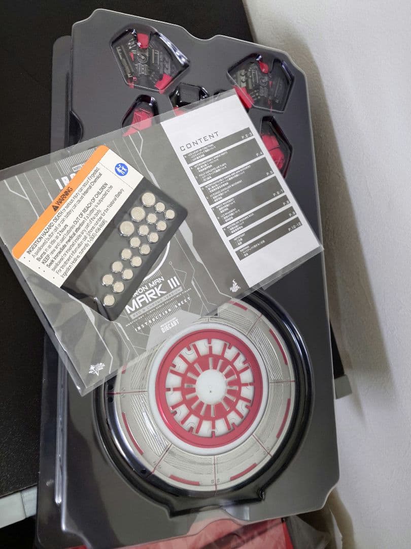 ホットトイズ 1/6アイアンマン・マーク３（レッド＆シルバー版）