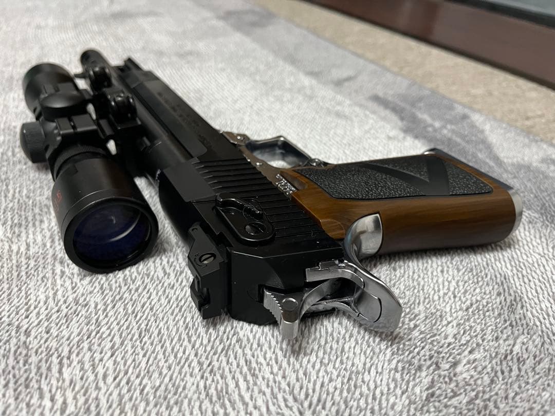 東京マルイ ライトニング ホーク .50AE 10インチ スコープ付