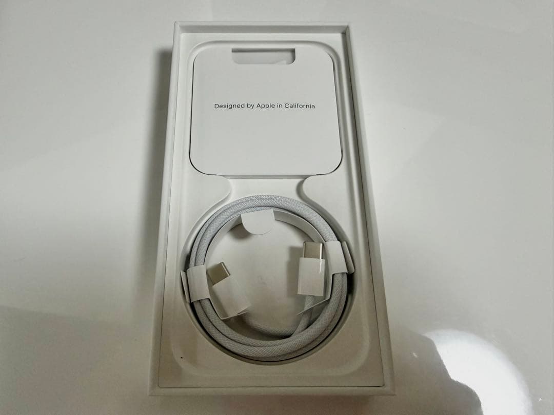 【美品】iPhone 15 Pro ホワイトチタニウム SIMフリー