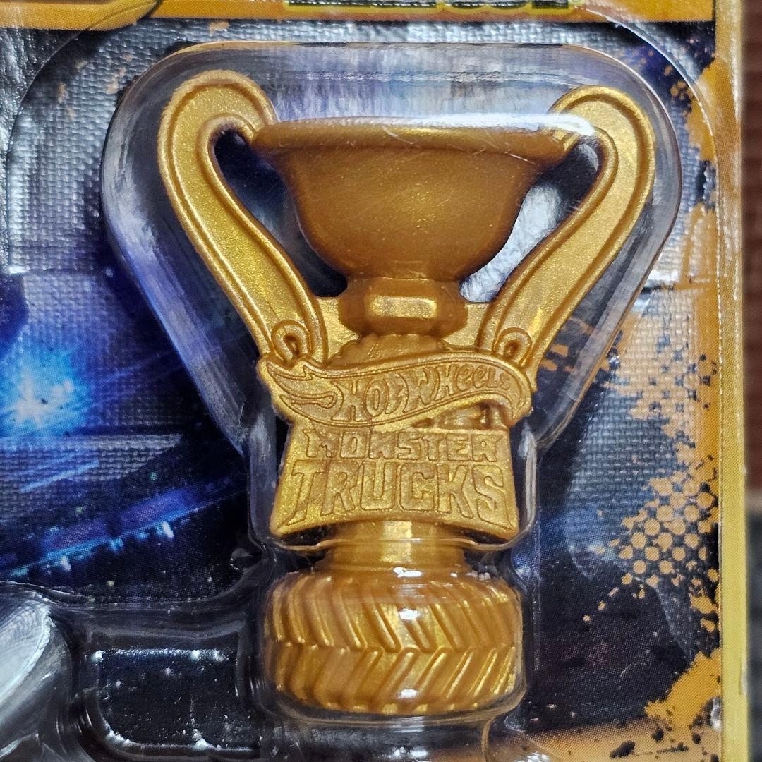 ホットウィール　モンスタートラック　ビッグフット　50周年　ゴールド