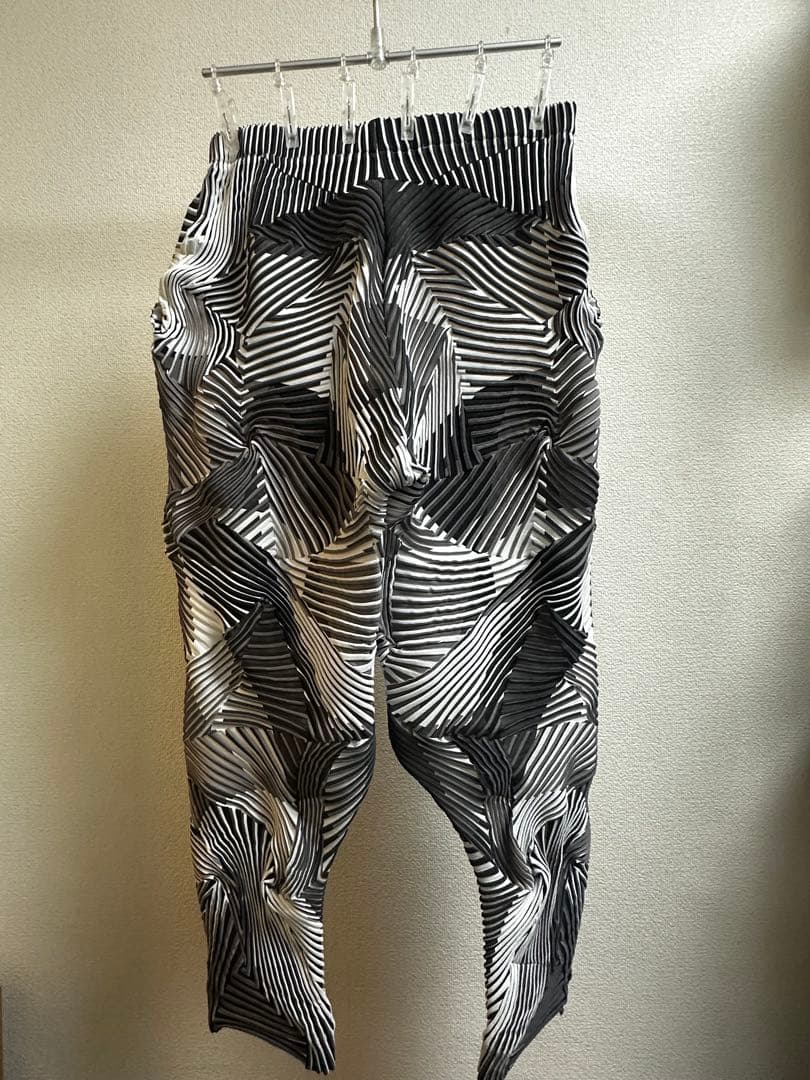 【最終値下げ】ISSEYMIYAKE A-POCABLE パンツ