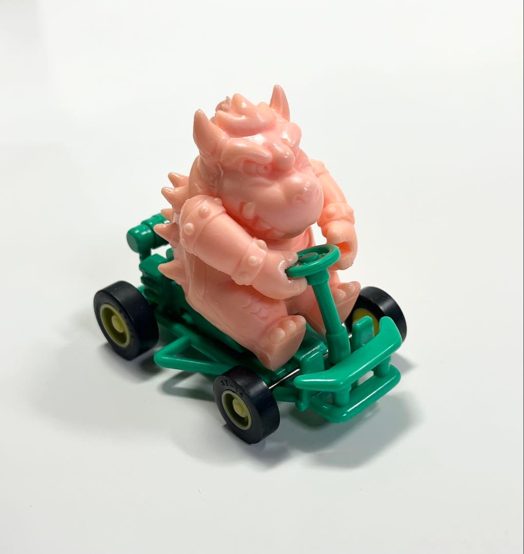 マリオカート　フィギュア　塩ビ　プルバック　マリオ　レトロ