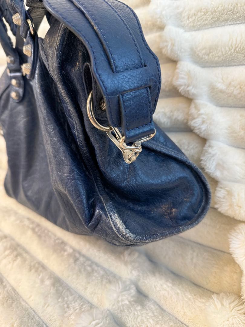 BALENCIAGA ネイビー レザー ハンドバッグ