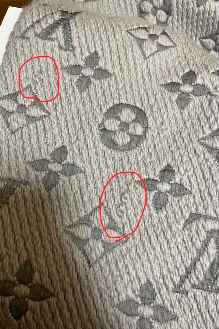 ルイヴィトン　マフラー　グレー