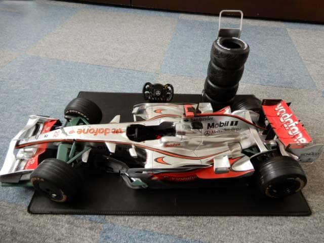 デアゴスティーニ 1/8 週刊 マクラーレン MP4-23 ボーダフォン