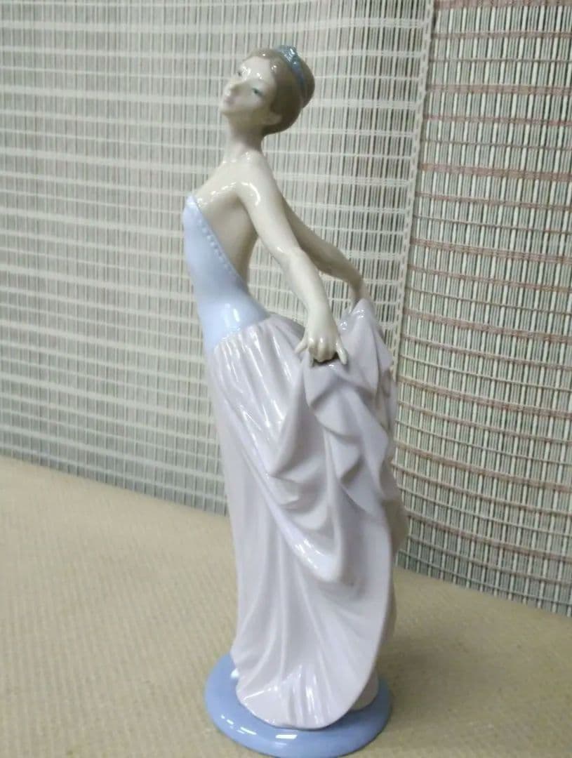 ☆期間限定理由あり特価！【リアドロ『踊る少女』現状品】