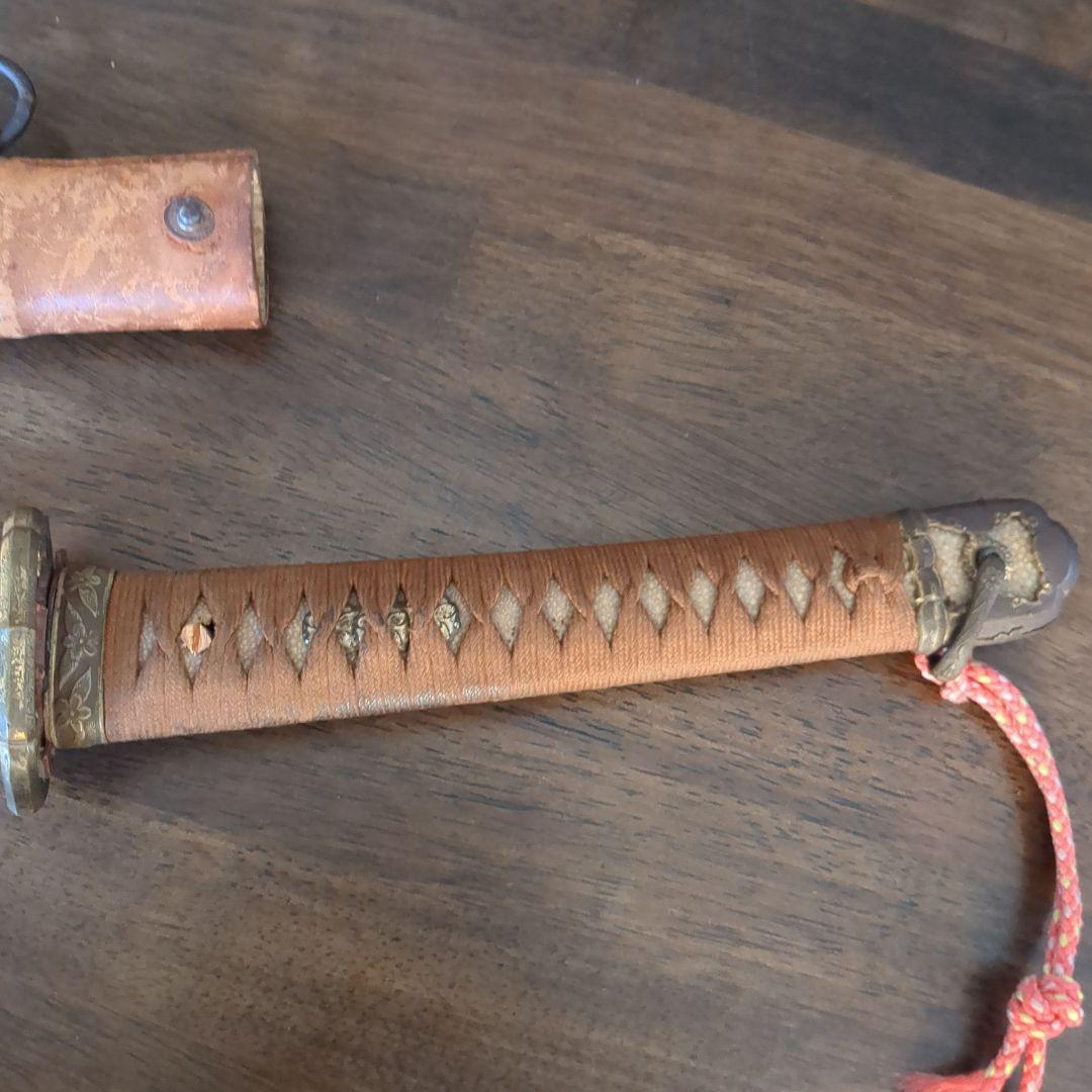 模造刀　竹光　鞣し革鞘 金属鍔(年代物)
