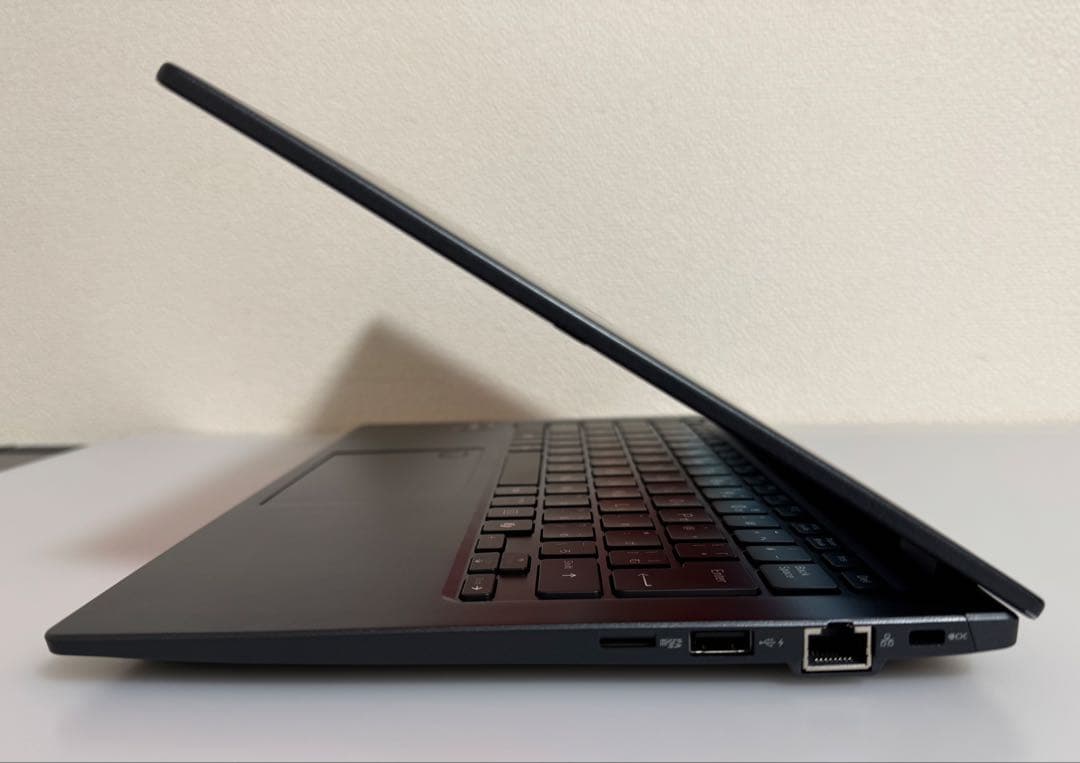 累積372 東芝 G83LY 16GB Office 顔/指紋認 2024モデル