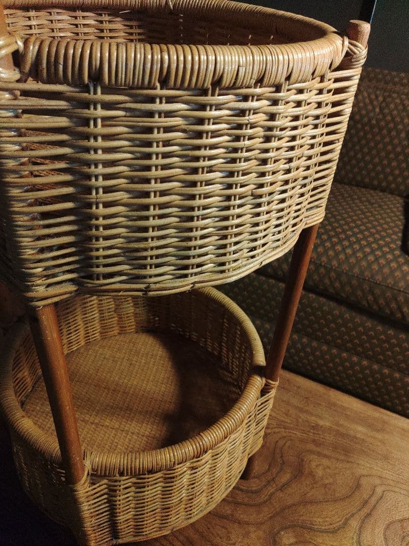 希少　ラタン　藤　ラック　キャビネット　カゴ　二段　アンティーク　ヴィンテージ
