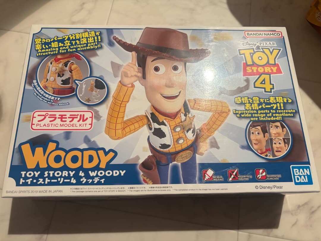 ウッディ　バズ　プラモデル