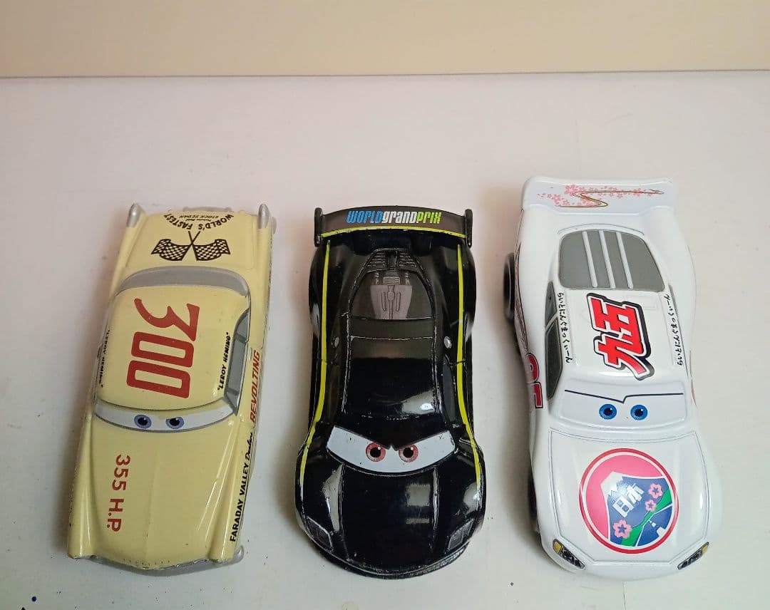 トミカディズニーカーズ3台