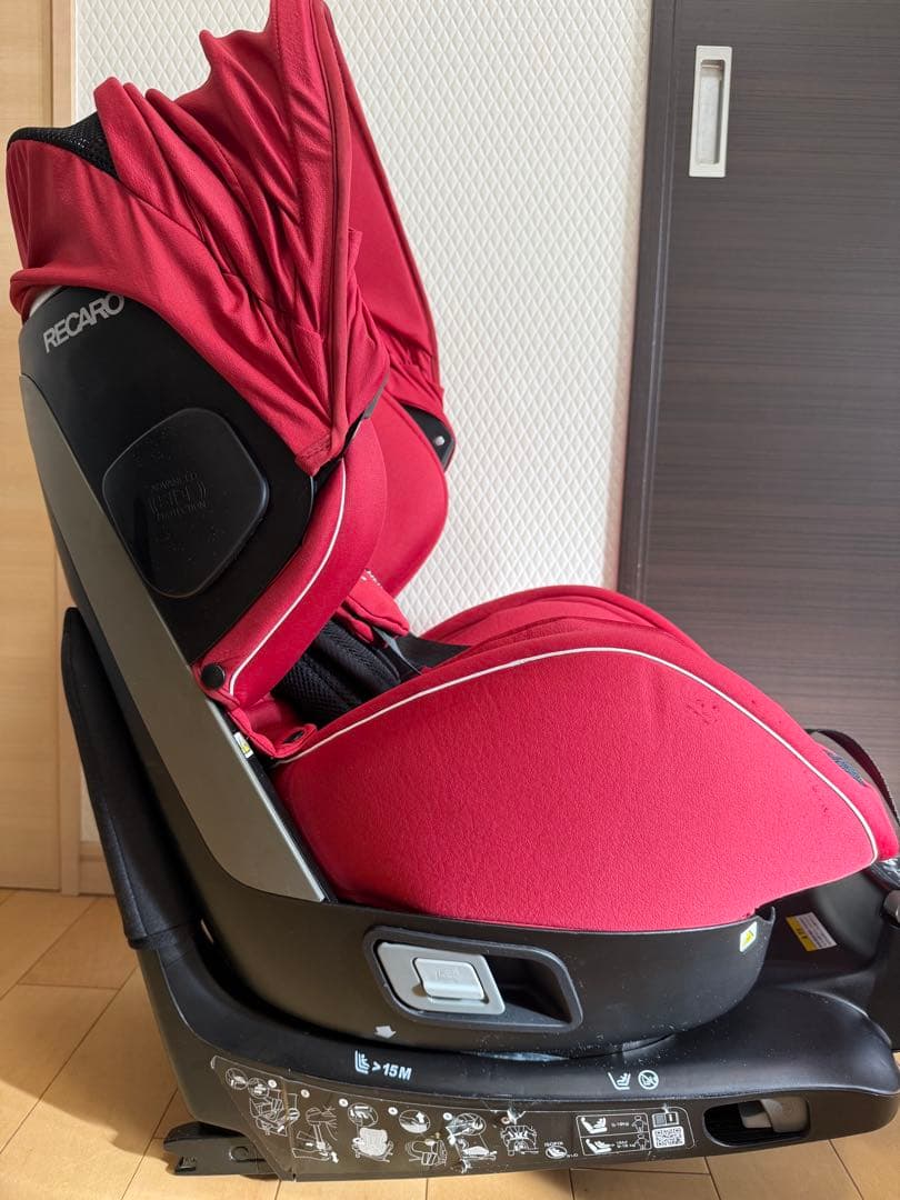 RECAROレカロ　ゼロワン　車用チャイルドシート レッド　新生児対応