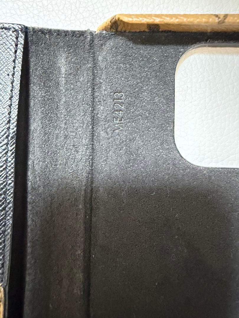 Louis Vuitton ルイヴィトン iPhone15 Pro 手帳型