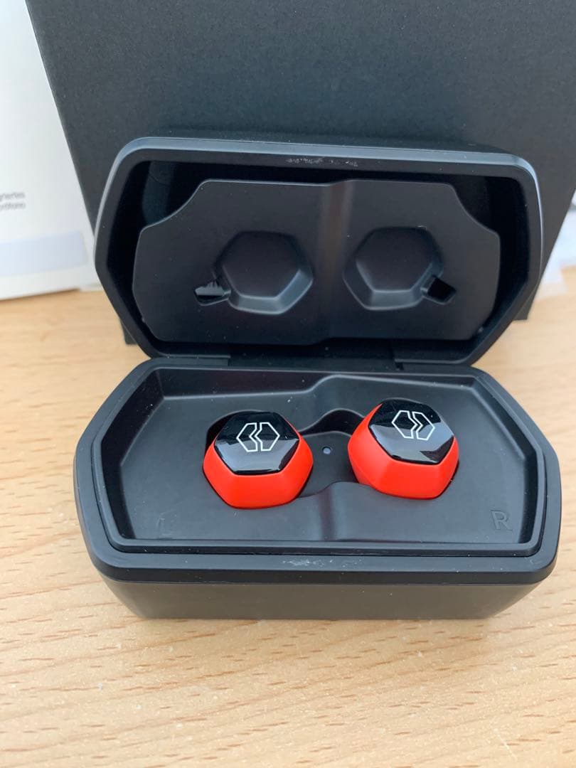 V−MODA HEXAMOVE LITE RED Bluetoothイヤホン