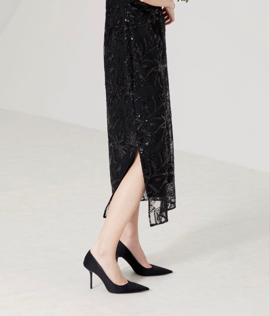 レア完売品_新品未使用_ LEJAフリルオフショルダースパンコールIラインドレス