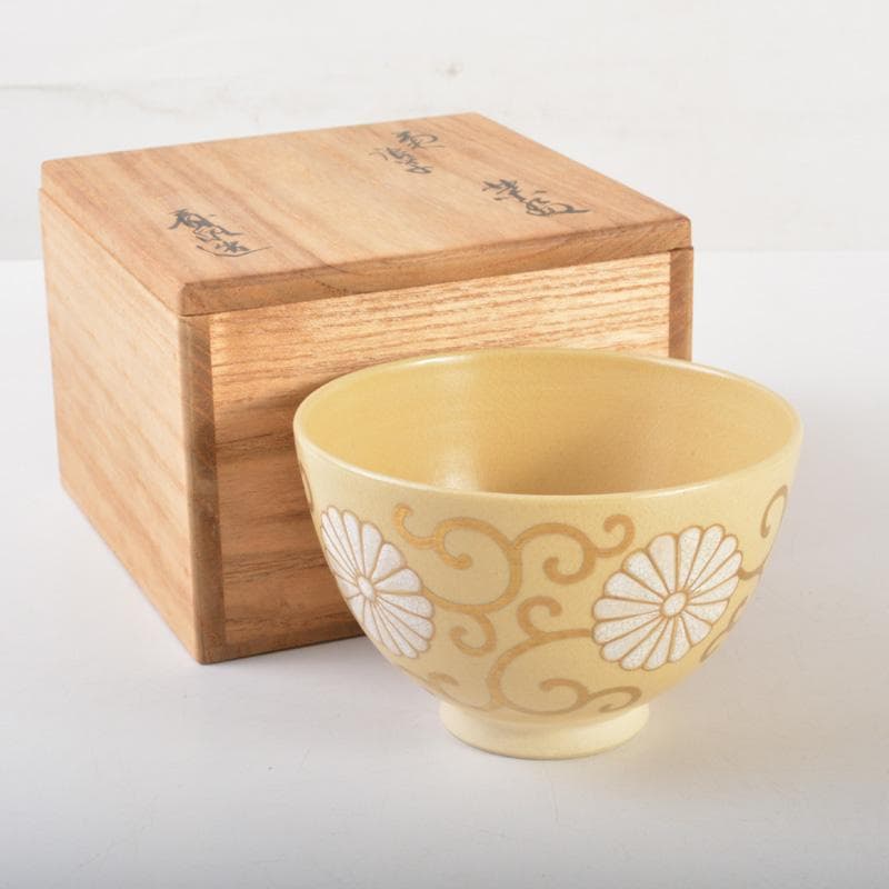 茶道具　京焼　田中香泉造　色絵金彩　菊唐草文　茶碗　共箱　N　6510