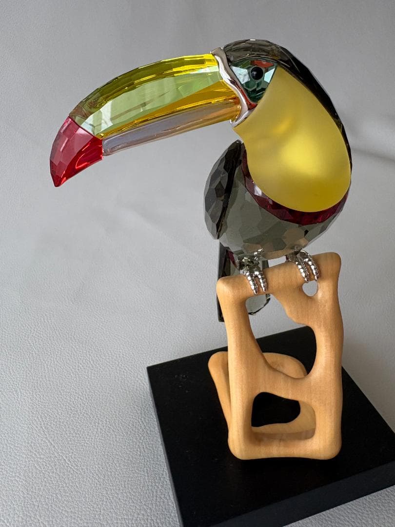 SWAROVSKI オオハシ ブラックダイヤモンド フィギュリン