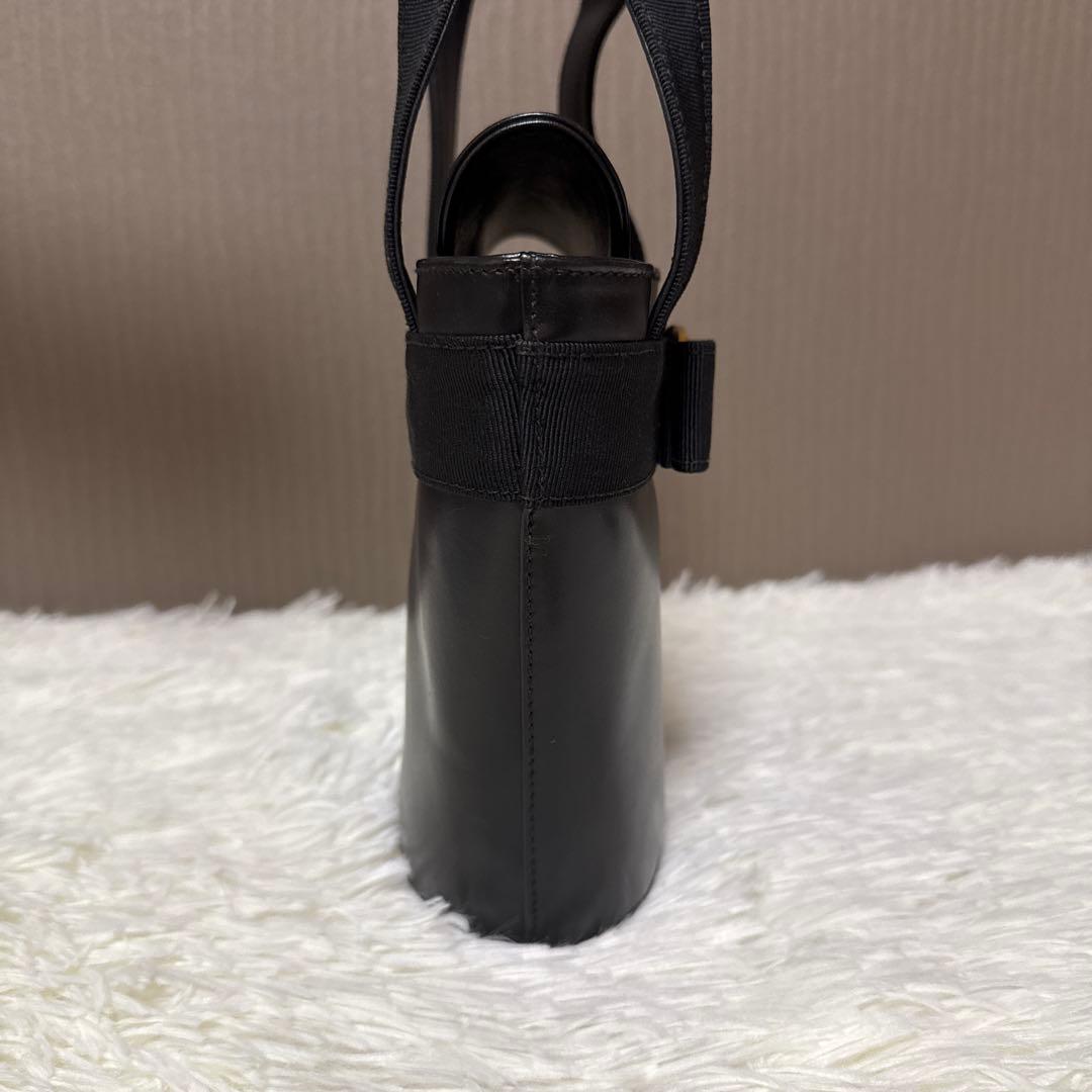 Ferragamo フェラガモ ハンドバッグ ヴァラリボンレザー 革 黒