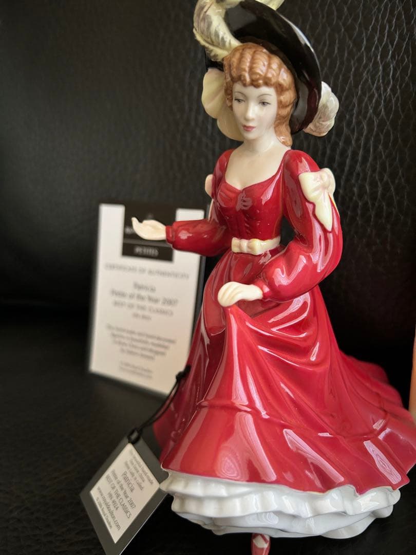   petites ロイヤルドルトン　美しい貴婦人